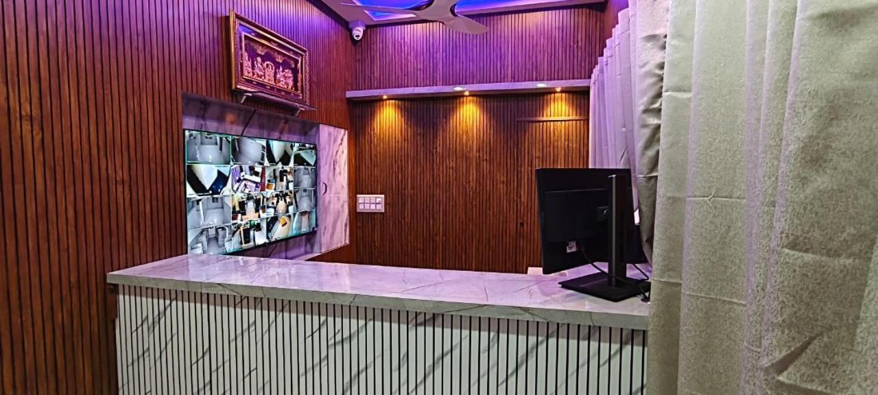 V R S Luxury Ac Dormitory マイソール エクステリア 写真